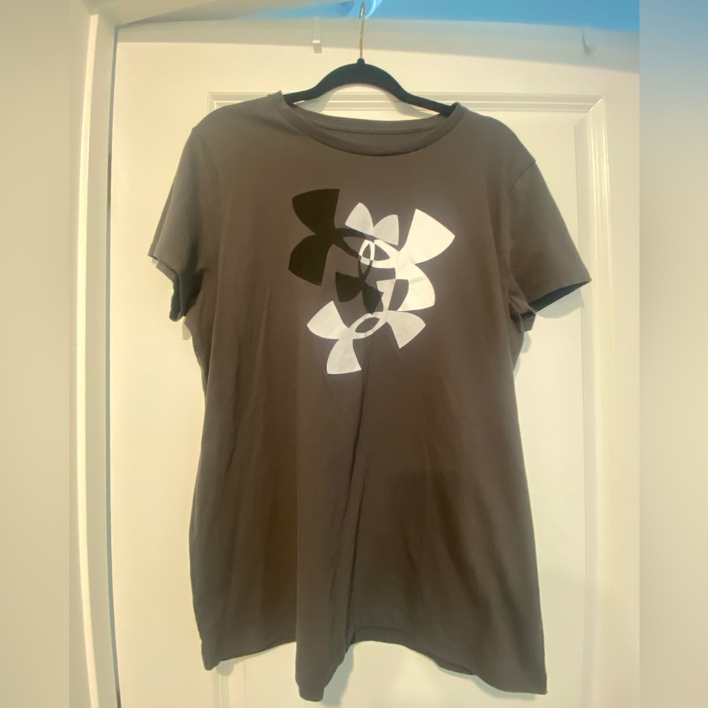 Under Armour Women’s Shirt Size XL